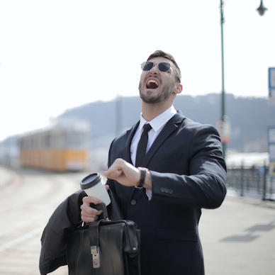 men-with-elite-lether-bag